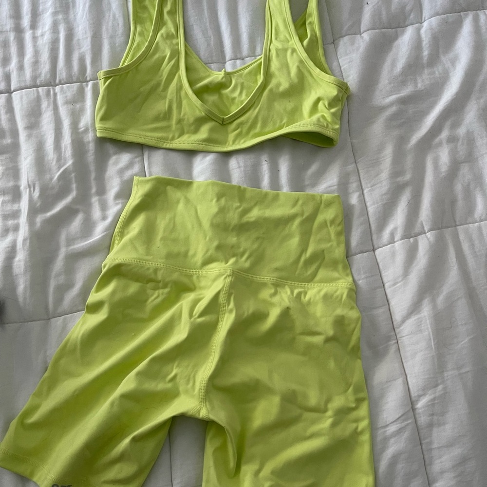Set Active workout set, never worn